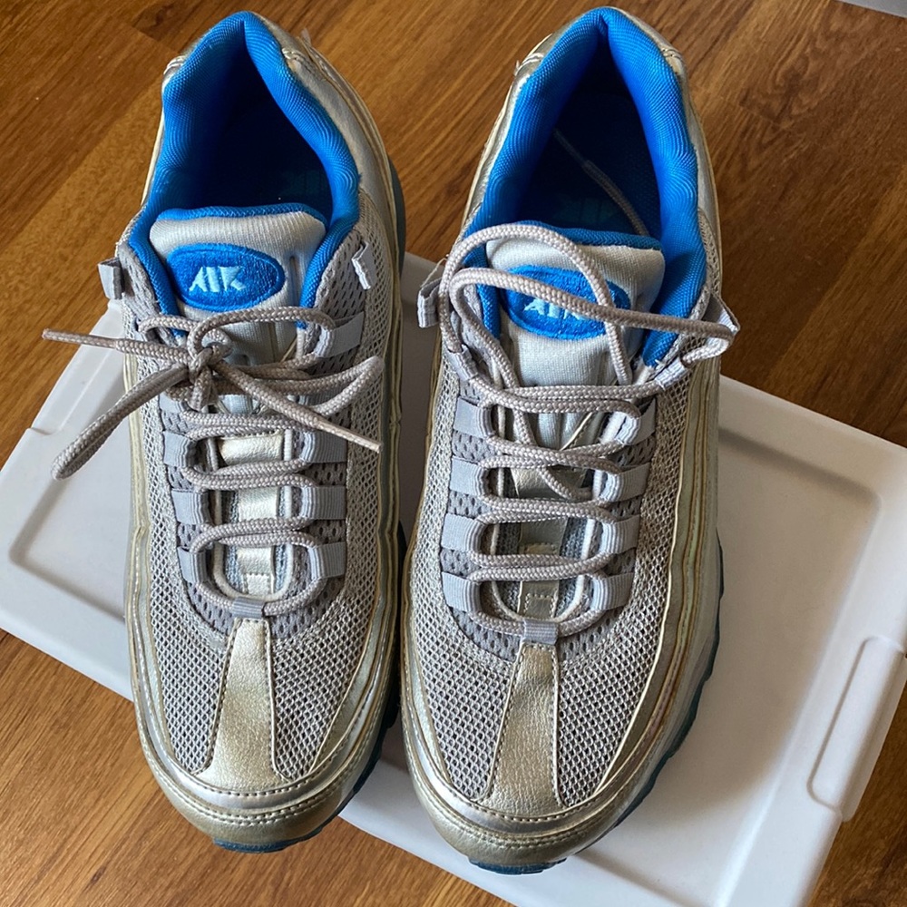 Take me with you!! Ready for a new home💙